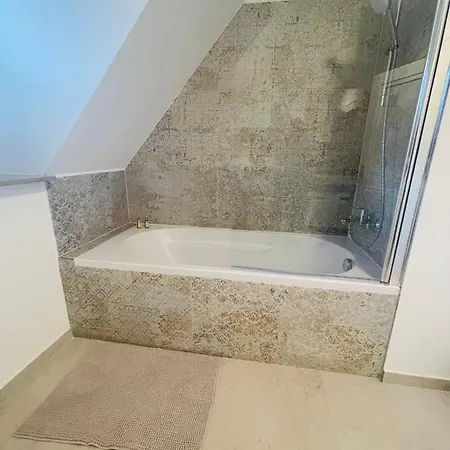 Ruhig-nespresso-netflix-parken-luxurioes Apartamento