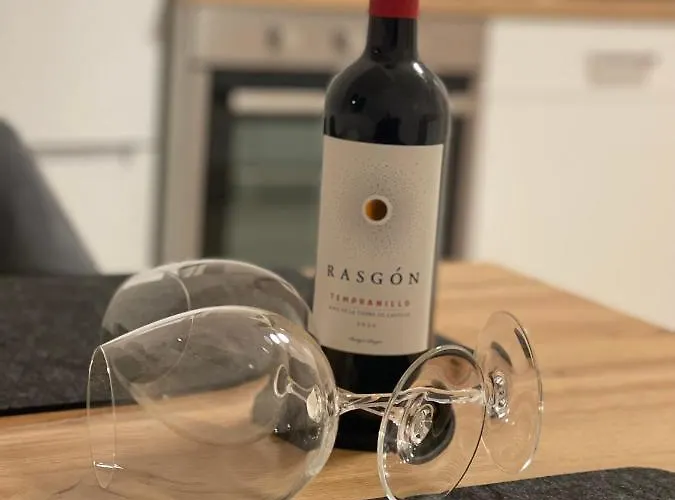 Ruhig-nespresso-netflix-parken-luxurioes شقة